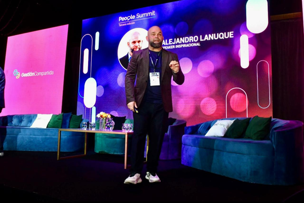 Alejandro Lanuque protagoniza el People Summit 2025 como referente del liderazgo humano en la era digital